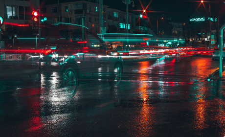 Así afecta el clima y las condiciones de la carretera a la vida útil de los frenos